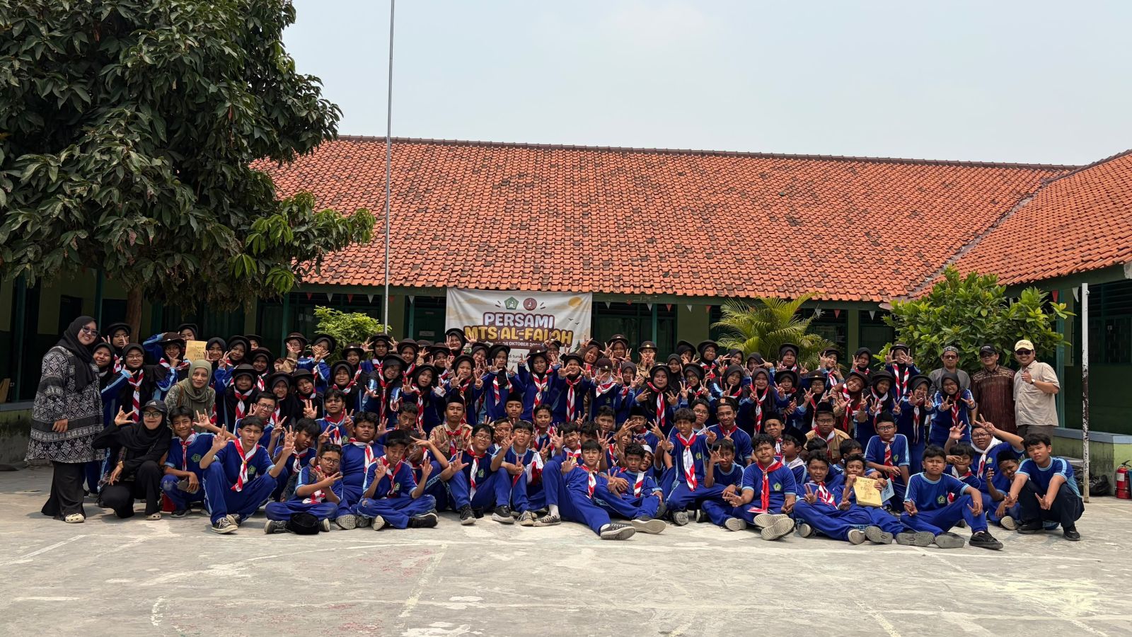 Bangkitkan Semangat Pramuka, MTs Al Falah Gelar Persami dengan Tema "Teruslah Menjadi Tunas Bangsa yang Tangguh dan Siap Sedia"