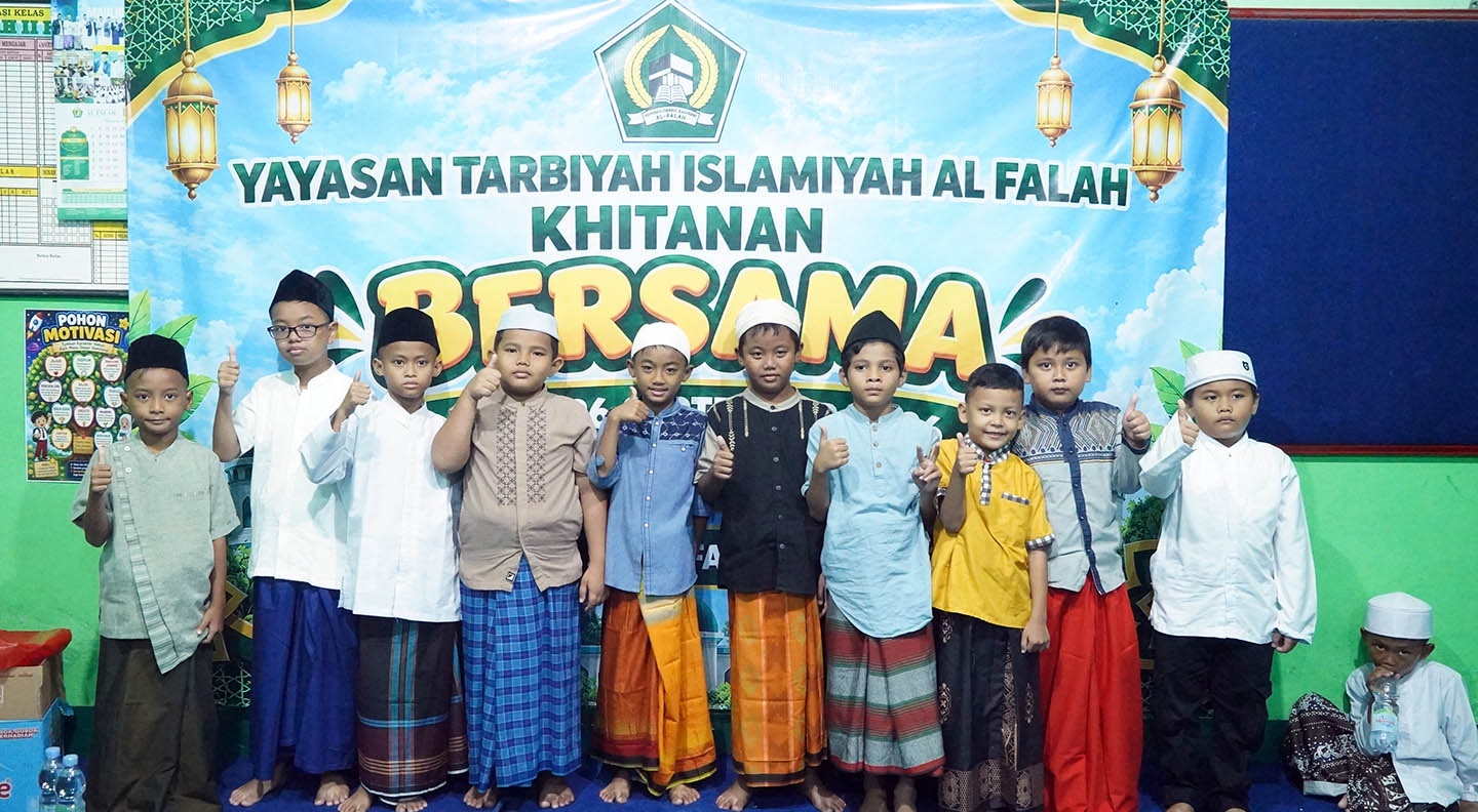 Khitanan Masal YTIA: Khitan Menghindari Infeksi Kandung Kemih Juga Menghindari Najis