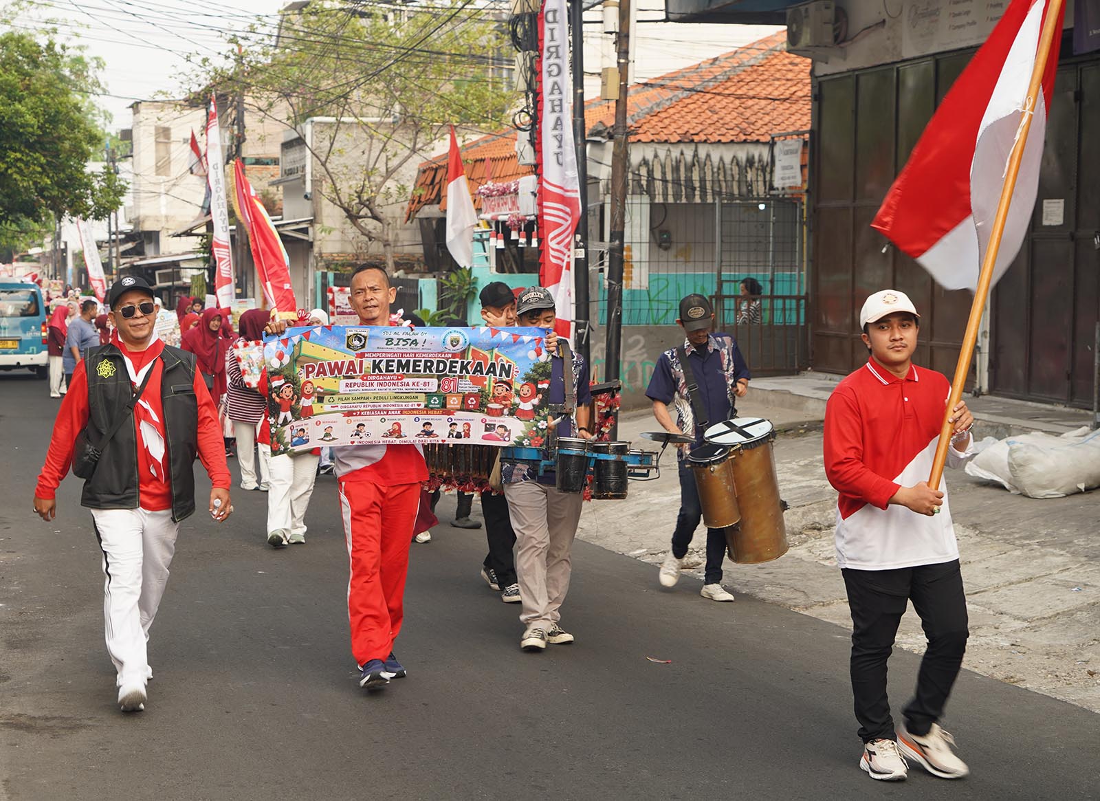 Pawai 17-an Sambil Kampanye 3P dan 7 Kebiasaan Anak Hebat