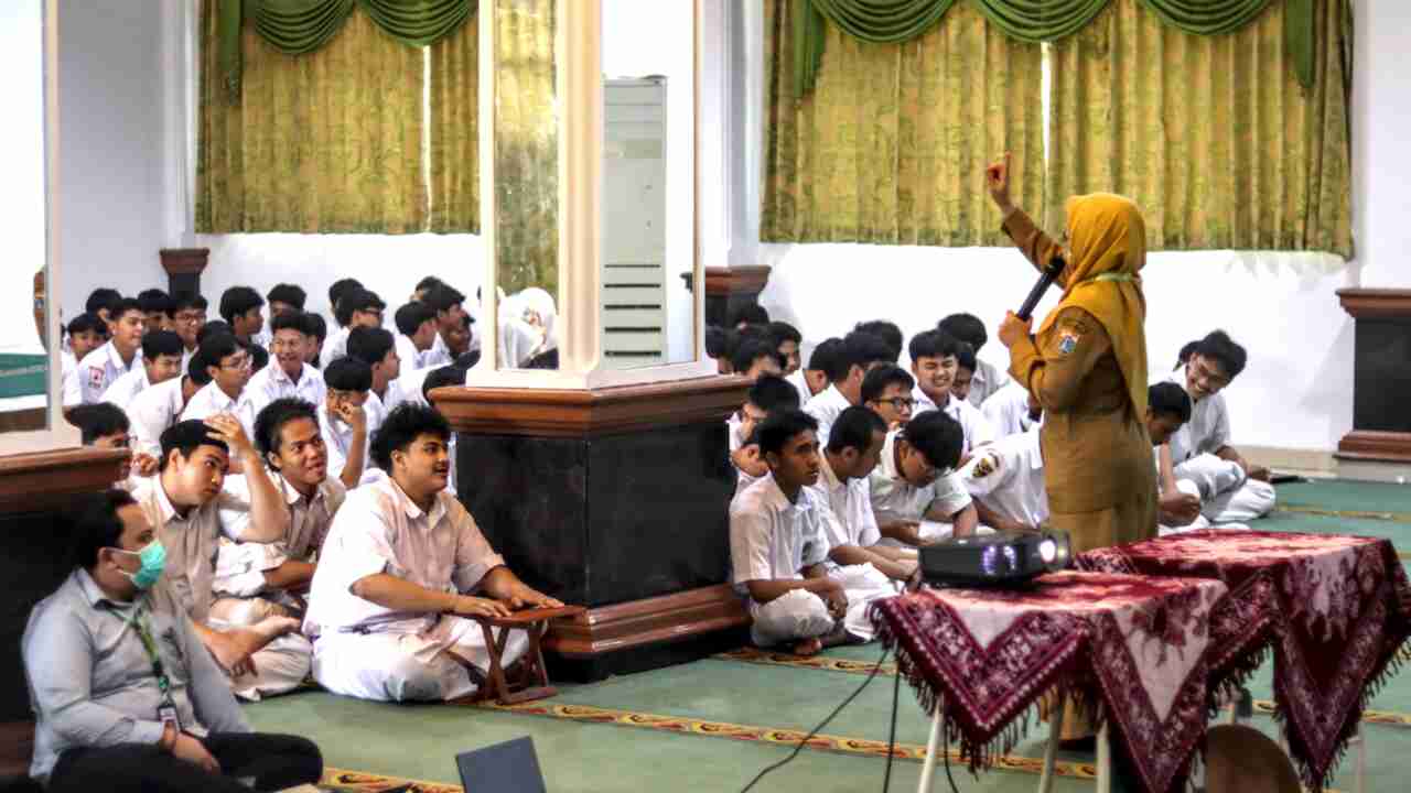 Upaya Puskesmas Kebon Jeruk Bekali Pelajar Lewat Deteksi Dini Kesehatan Mata dan Organ Reproduksi